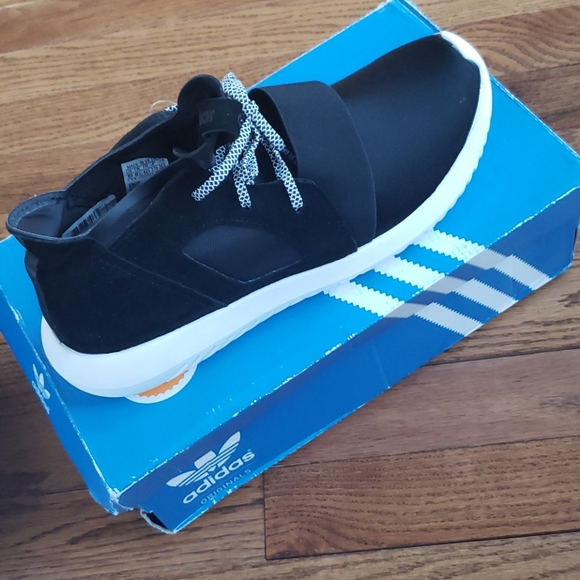 NWT Adidas Tubular Defiant W Core Black/Off White - Picture 5 of 8